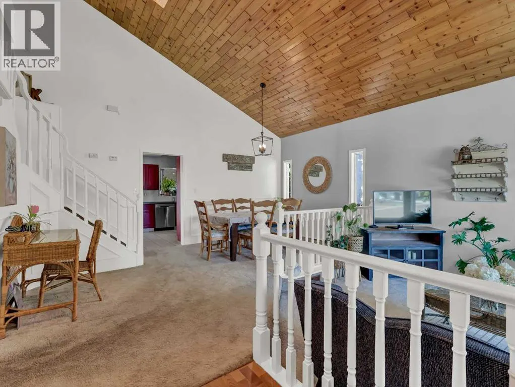 18 Rideau Crescent SE