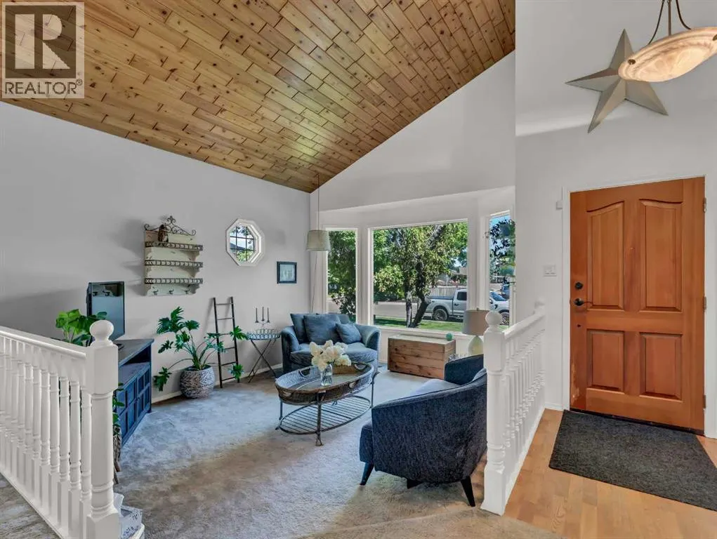 18 Rideau Crescent SE