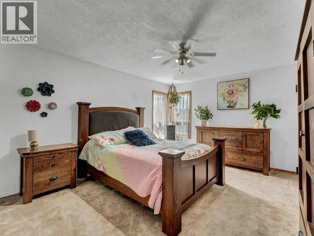 18 Rideau Crescent SE