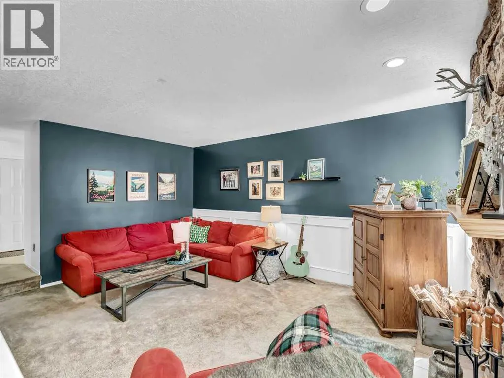 18 Rideau Crescent SE