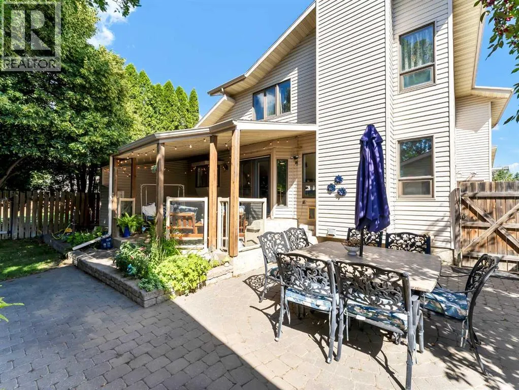 18 Rideau Crescent SE