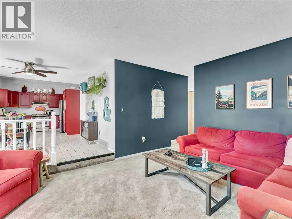 18 Rideau Crescent SE