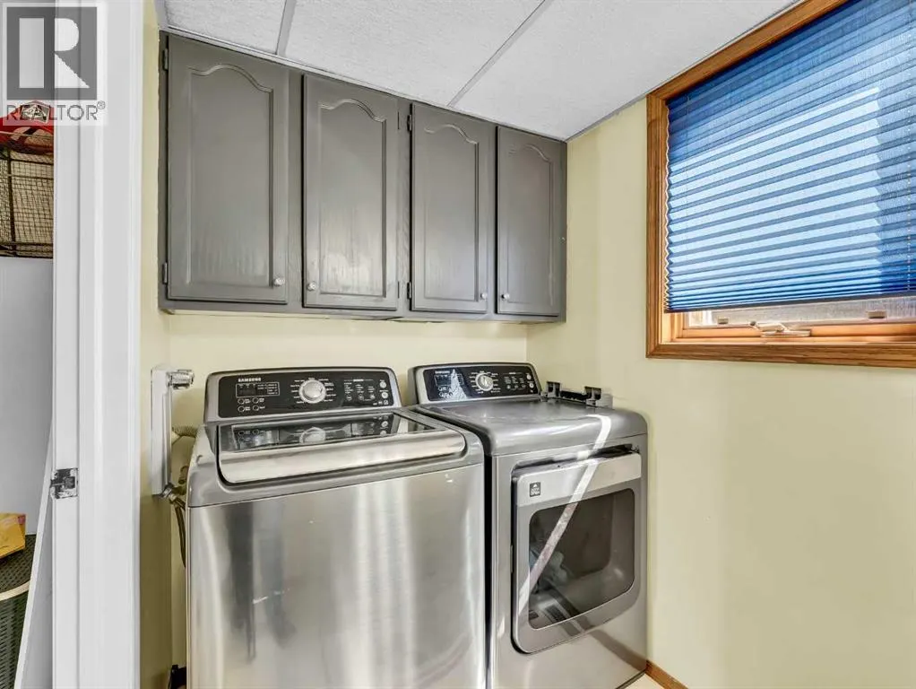 18 Rideau Crescent SE