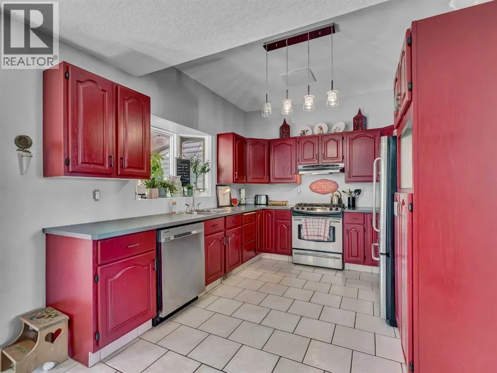 18 Rideau Crescent SE