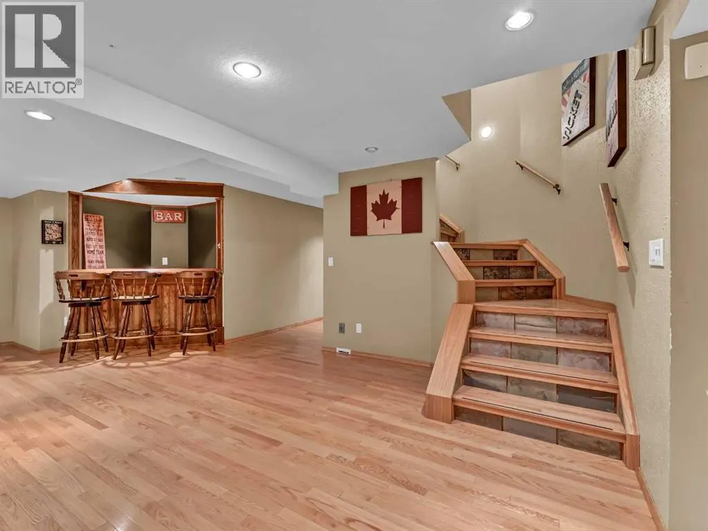 18 Rideau Crescent SE