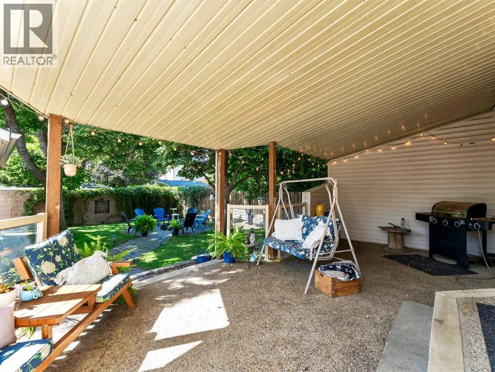 18 Rideau Crescent SE