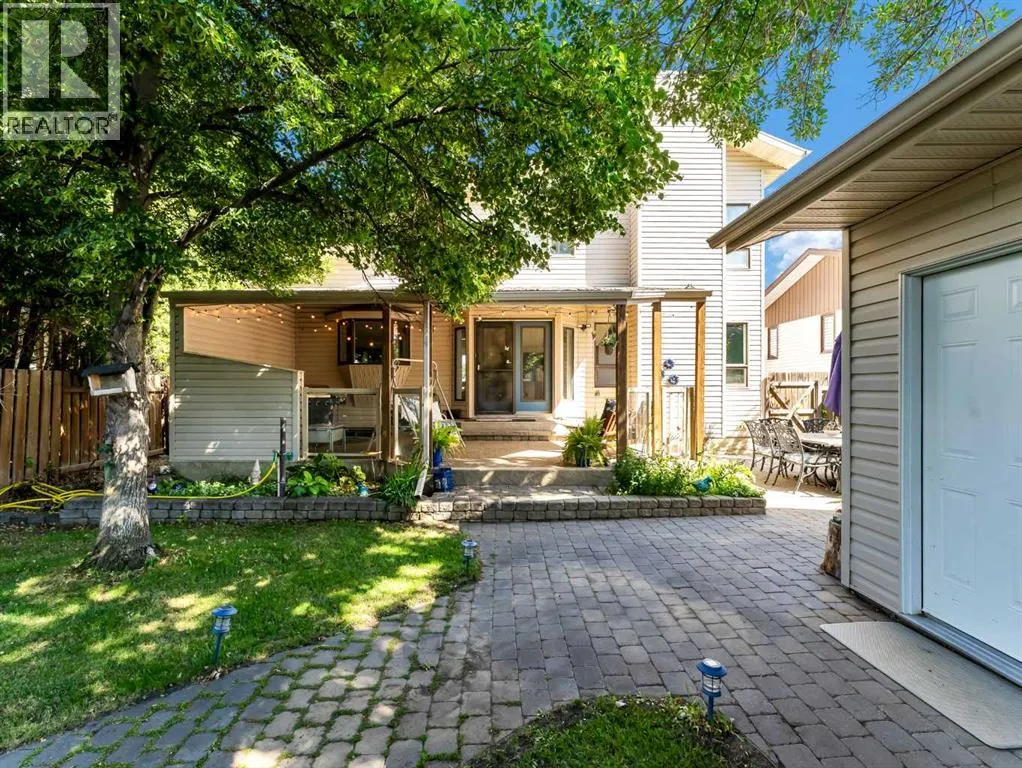 18 Rideau Crescent SE
