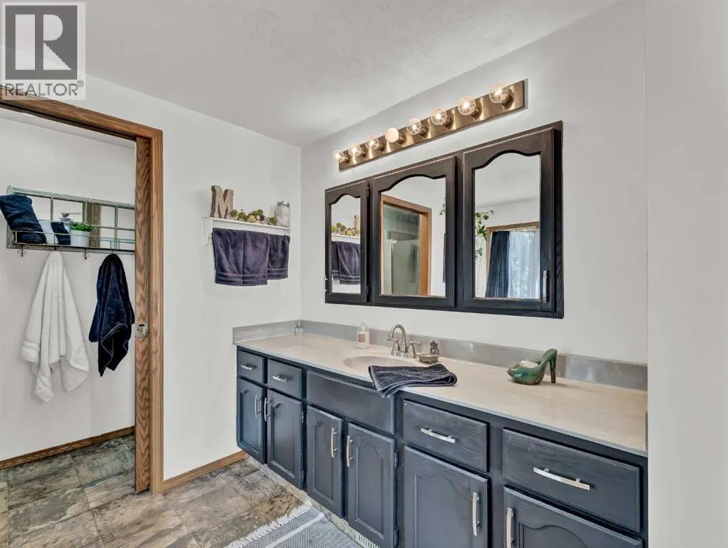 18 Rideau Crescent SE