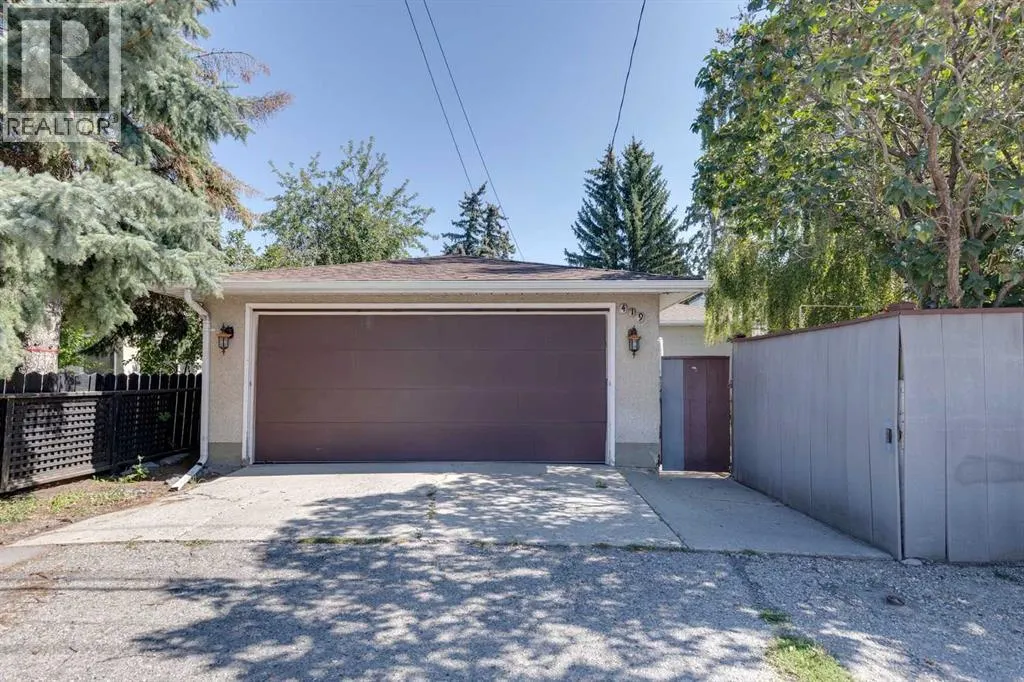 419 Woodland Crescent SE