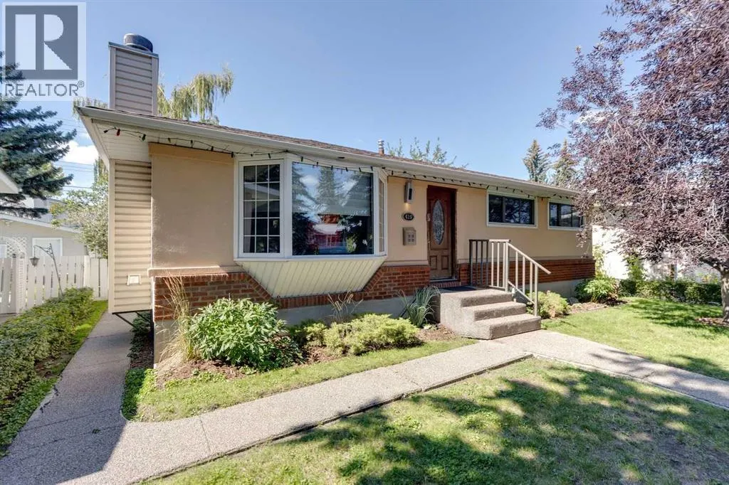 419 Woodland Crescent SE