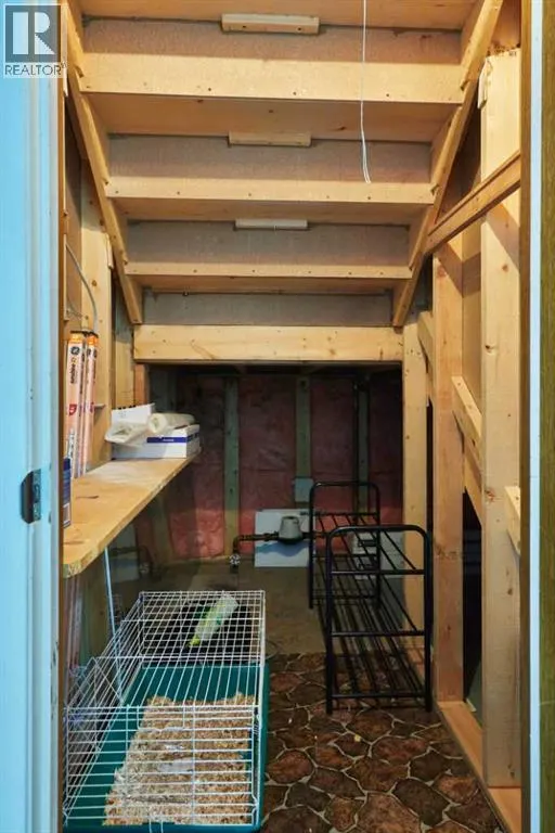 11 Iris Court SE