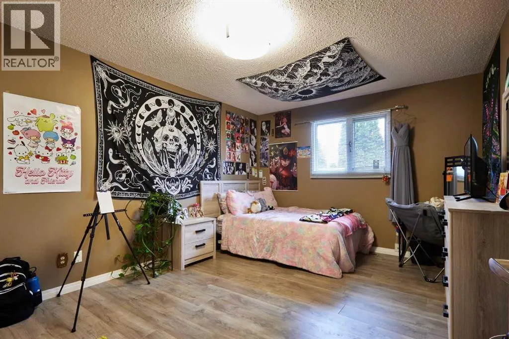 11 Iris Court SE