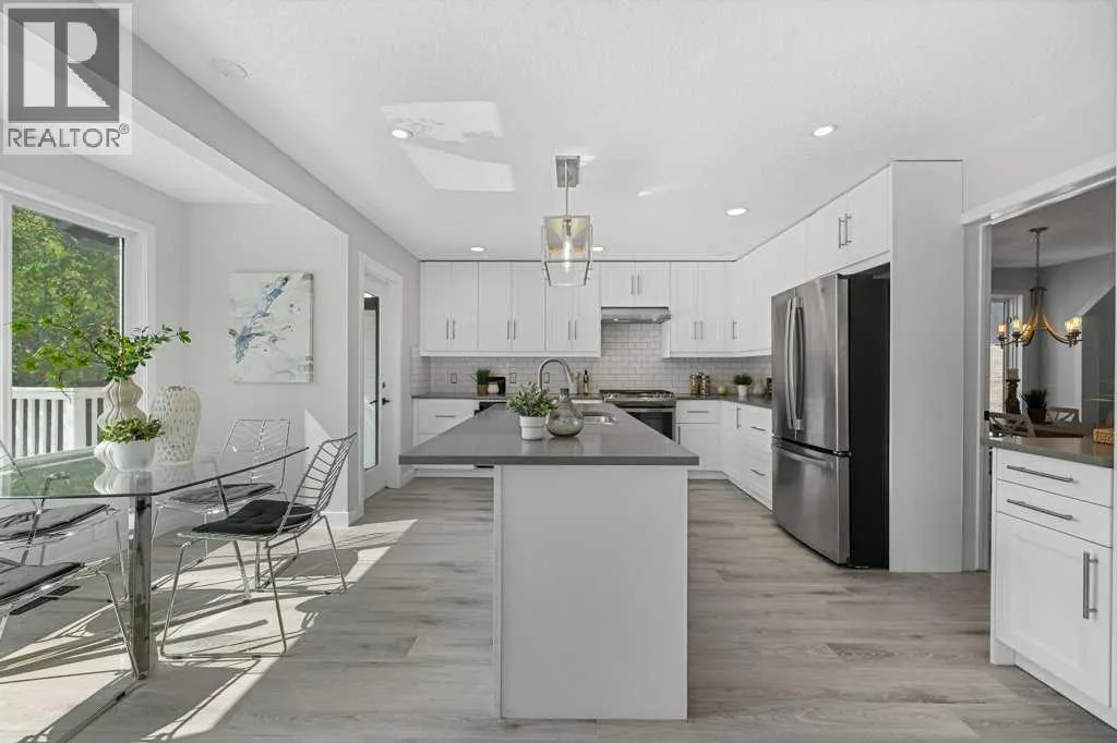 54 Mckenzie Lake Manor SE