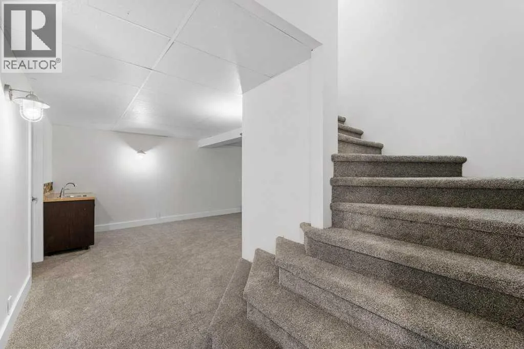 54 Mckenzie Lake Manor SE