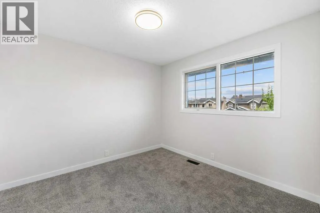 54 Mckenzie Lake Manor SE