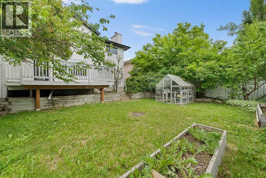 54 Mckenzie Lake Manor SE