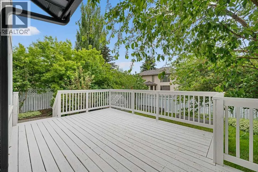 54 Mckenzie Lake Manor SE