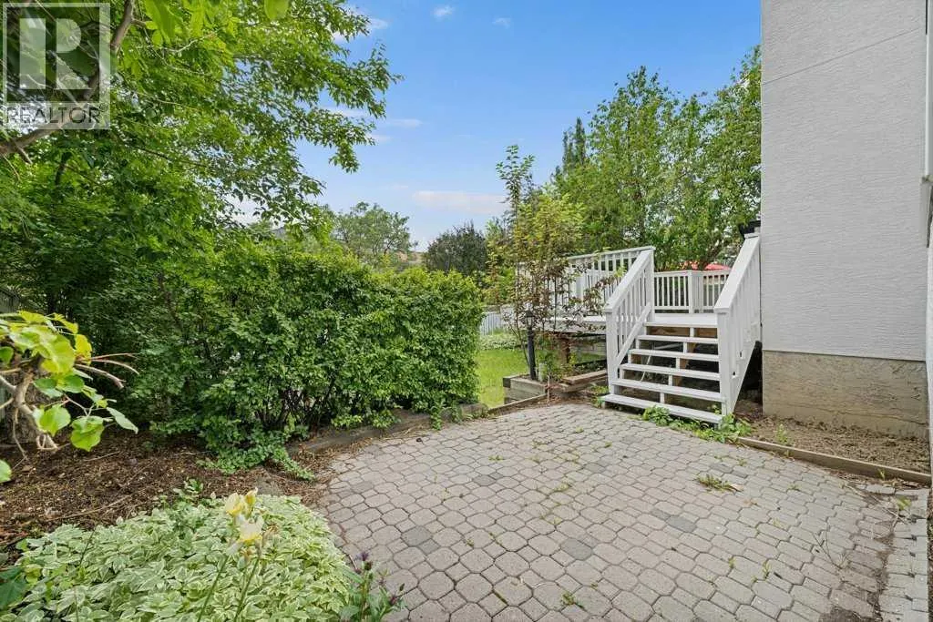 54 Mckenzie Lake Manor SE