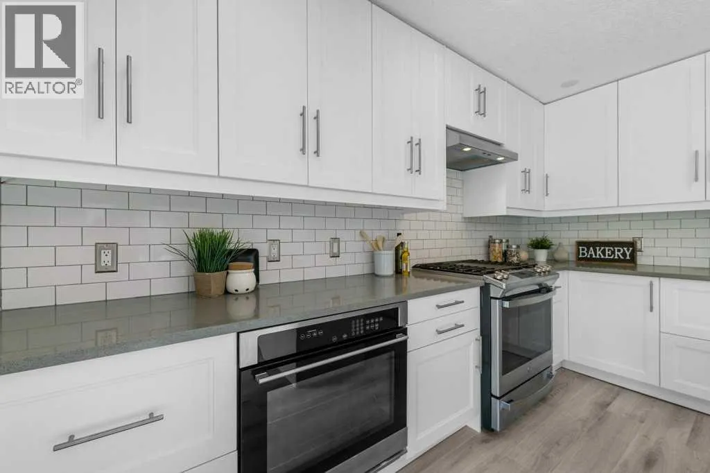 54 Mckenzie Lake Manor SE