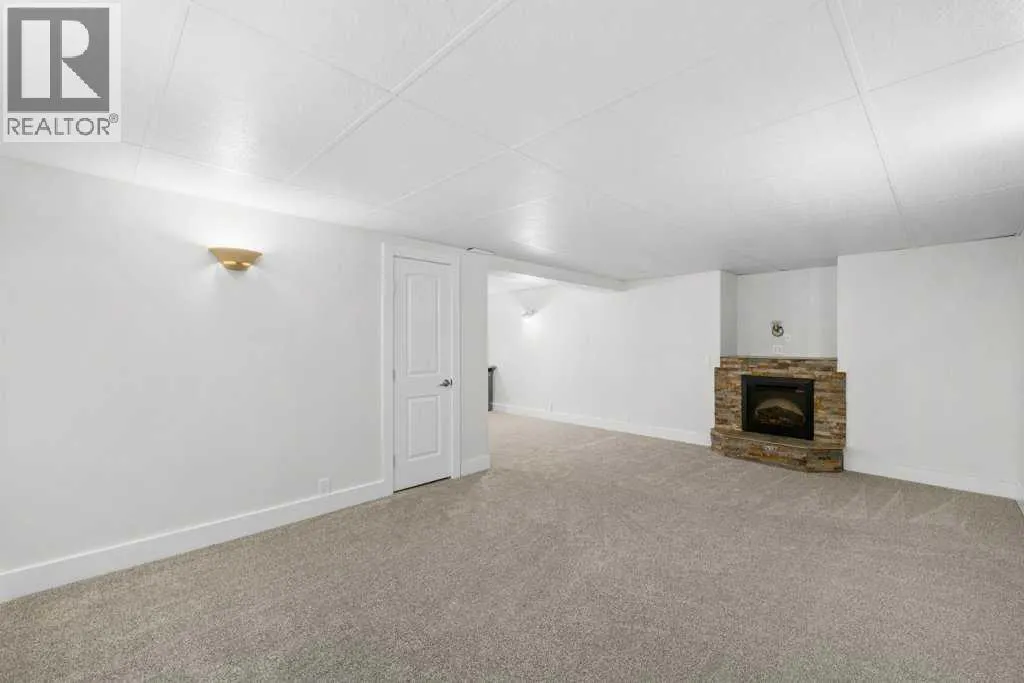 54 Mckenzie Lake Manor SE