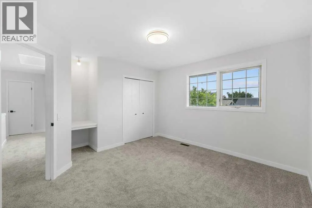 54 Mckenzie Lake Manor SE