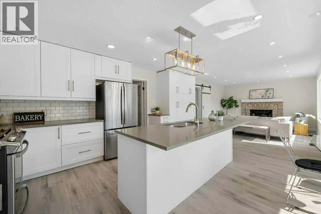 54 Mckenzie Lake Manor SE