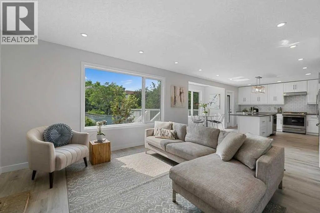 54 Mckenzie Lake Manor SE