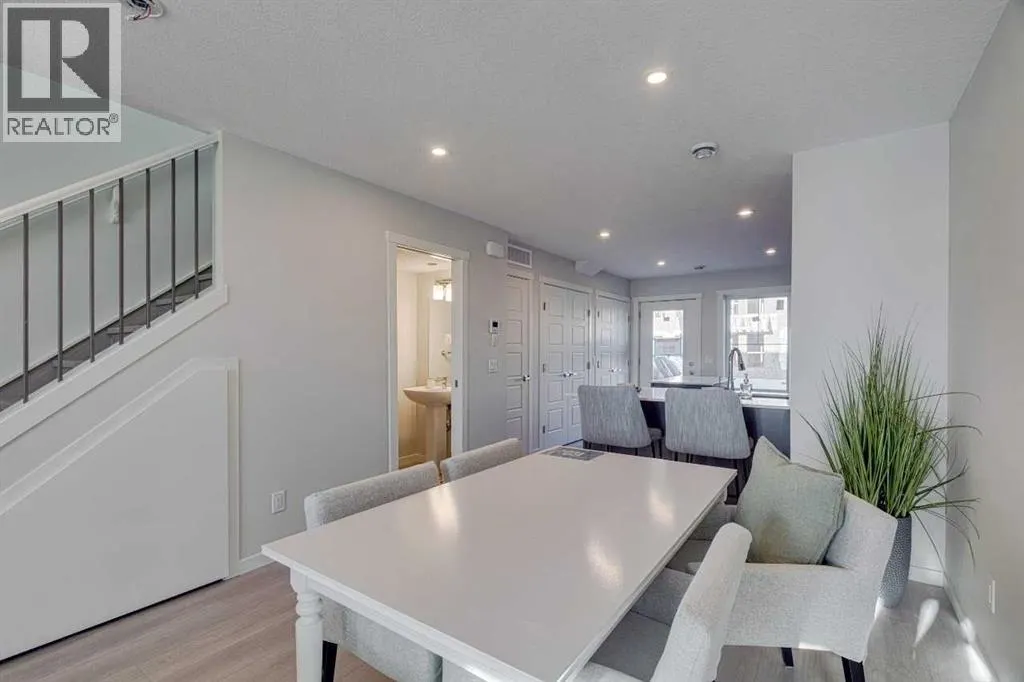 827, 155 Crimson Ridge Place NW