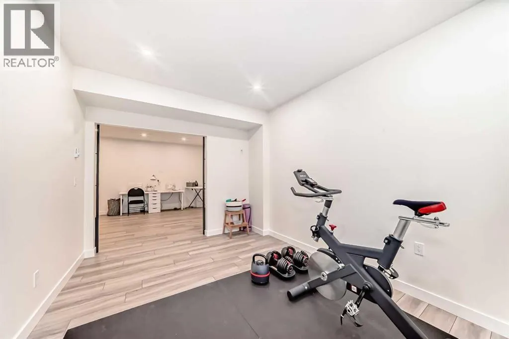 36 Emberside Green