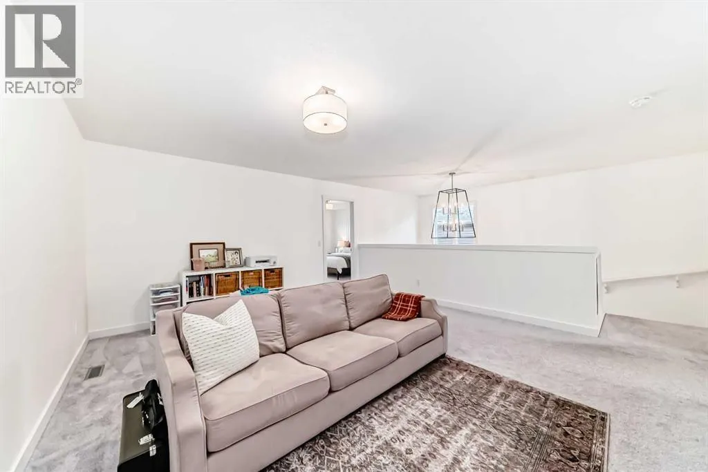 36 Emberside Green