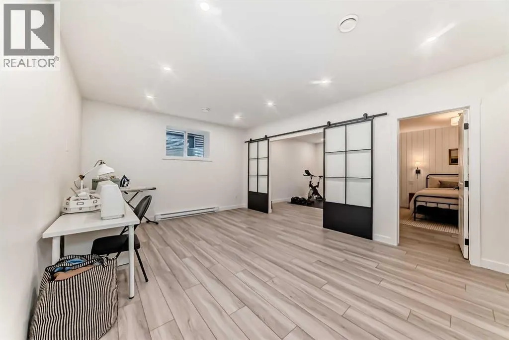 36 Emberside Green