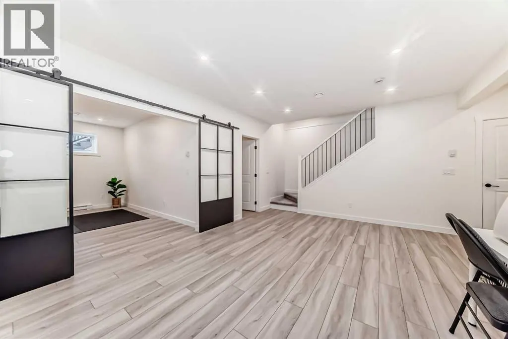 36 Emberside Green