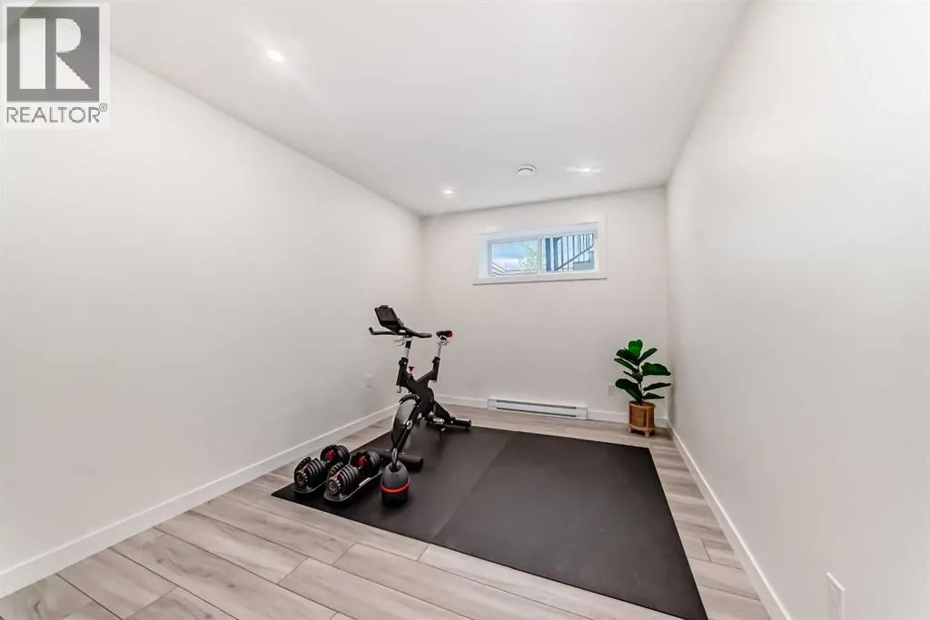 36 Emberside Green