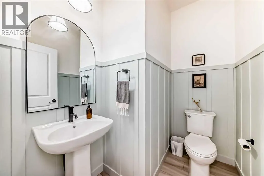 36 Emberside Green