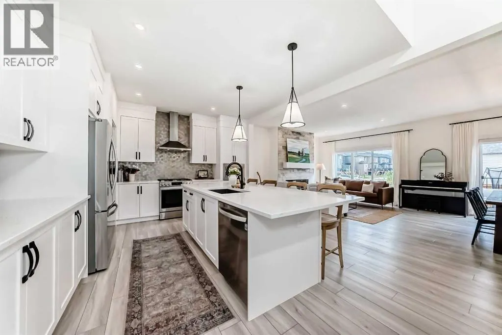36 Emberside Green