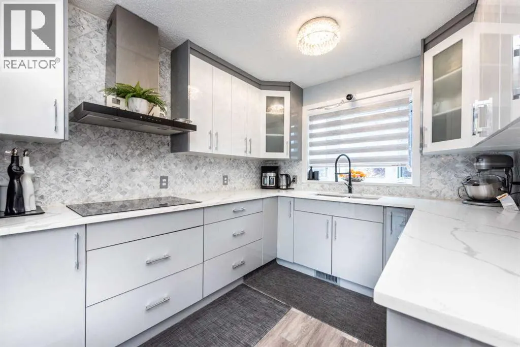 23 Falsby Place NE