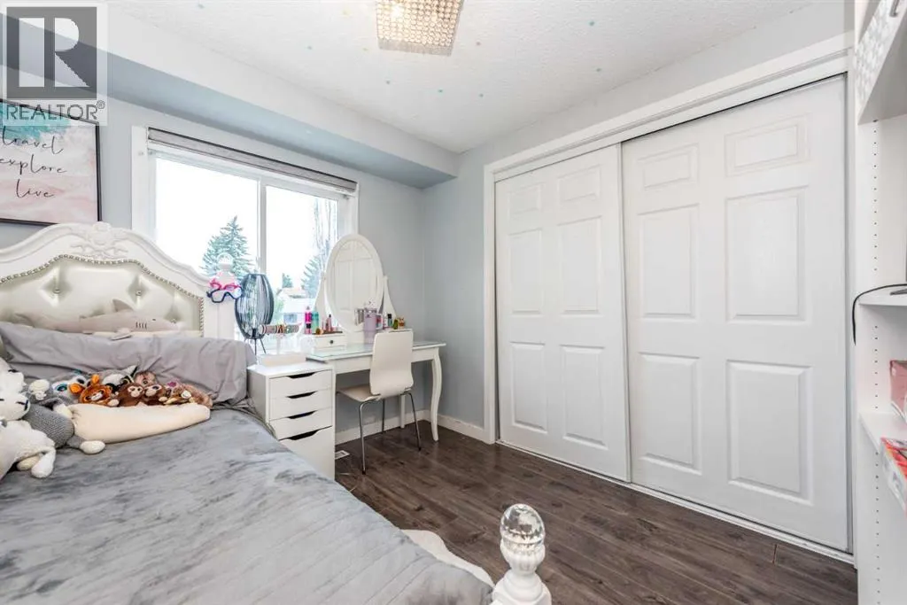 23 Falsby Place NE
