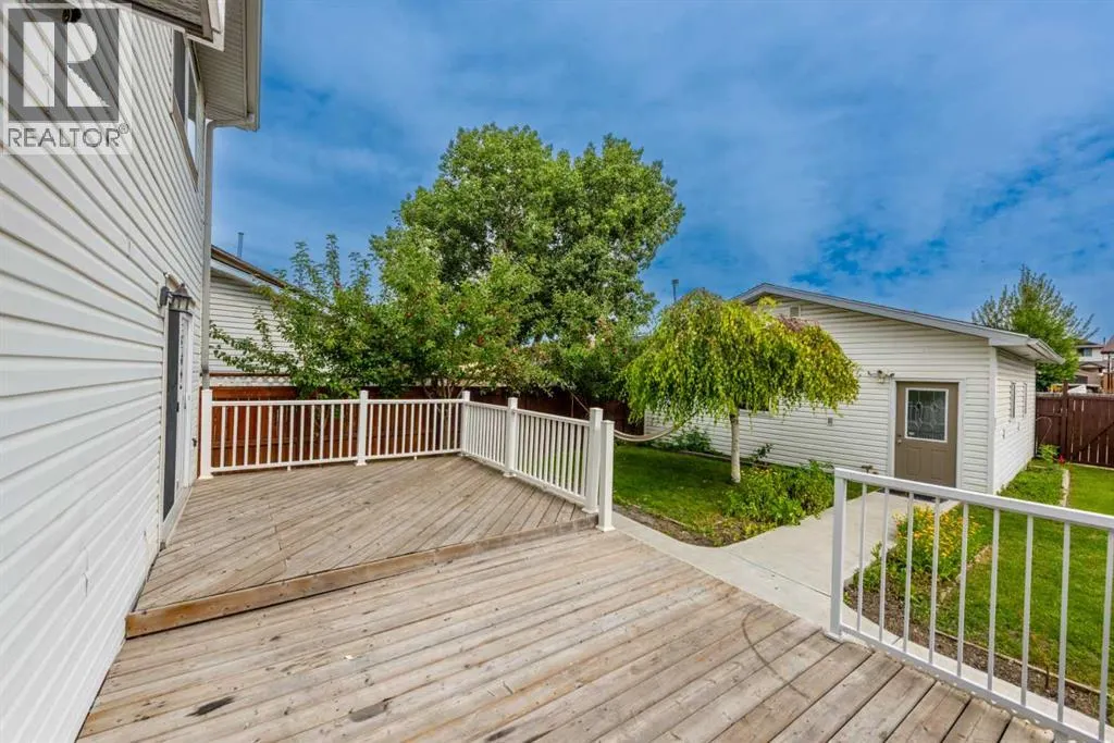 23 Falsby Place NE