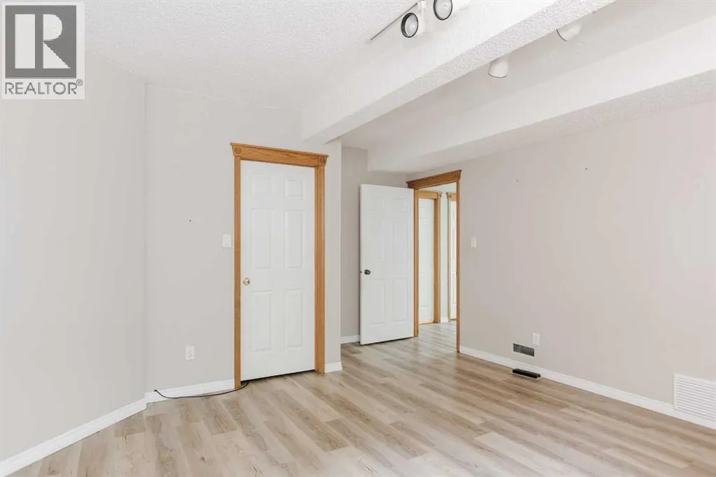293 Ball Place