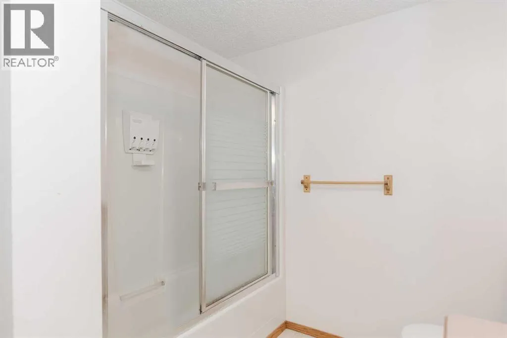293 Ball Place