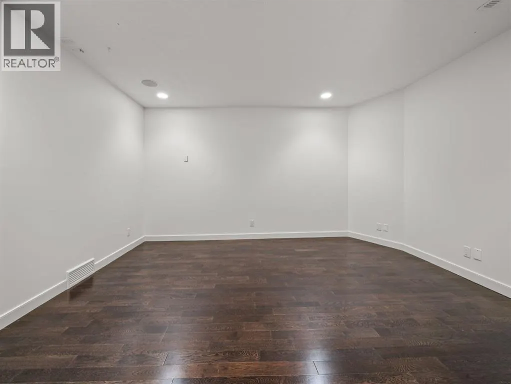 200, 298075 218 Street W