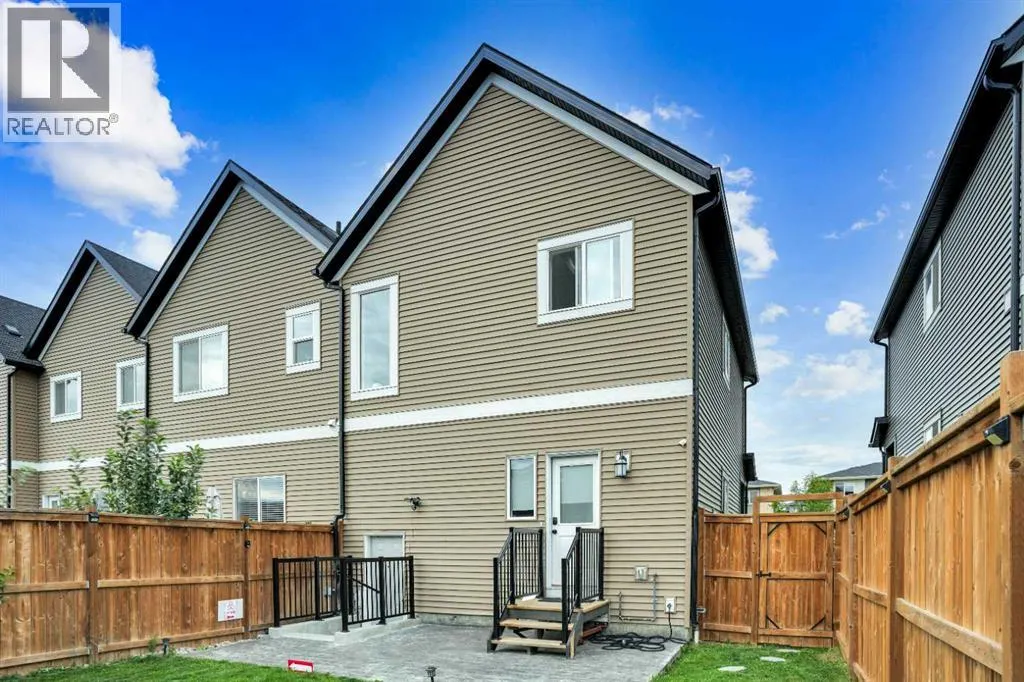1063 Lanark Boulevard SE