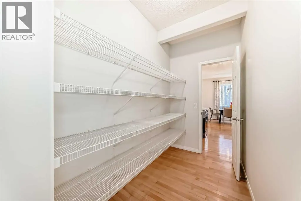 196 Everwoods Green SW