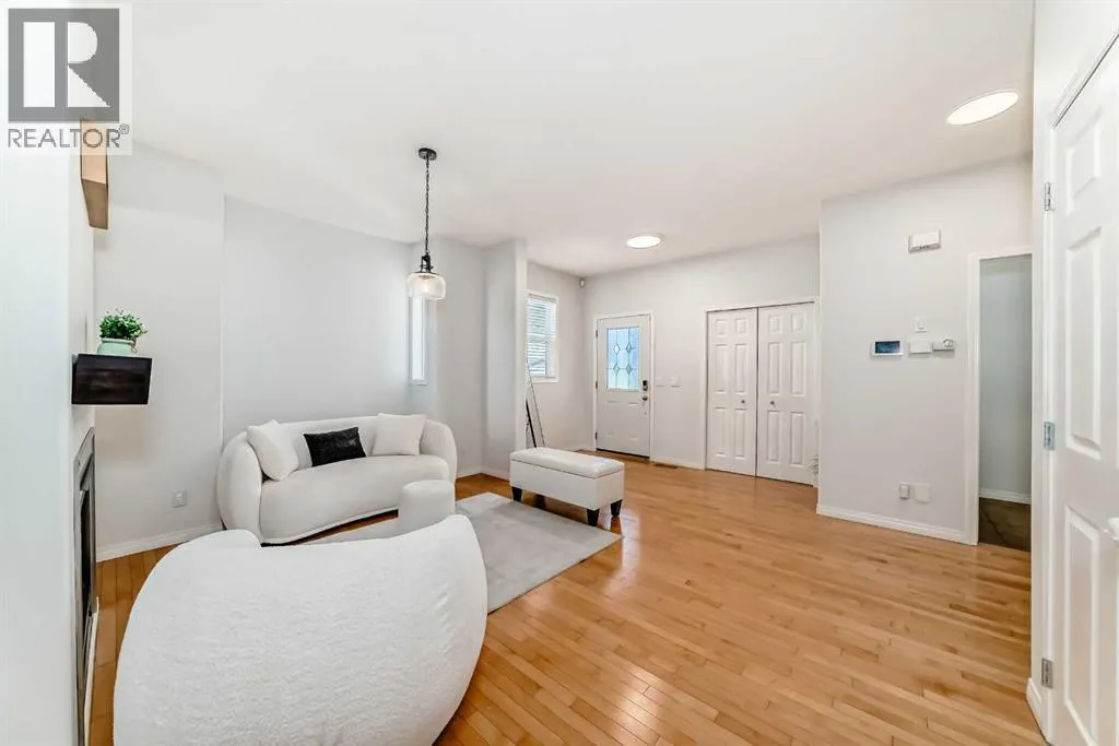 196 Everwoods Green SW