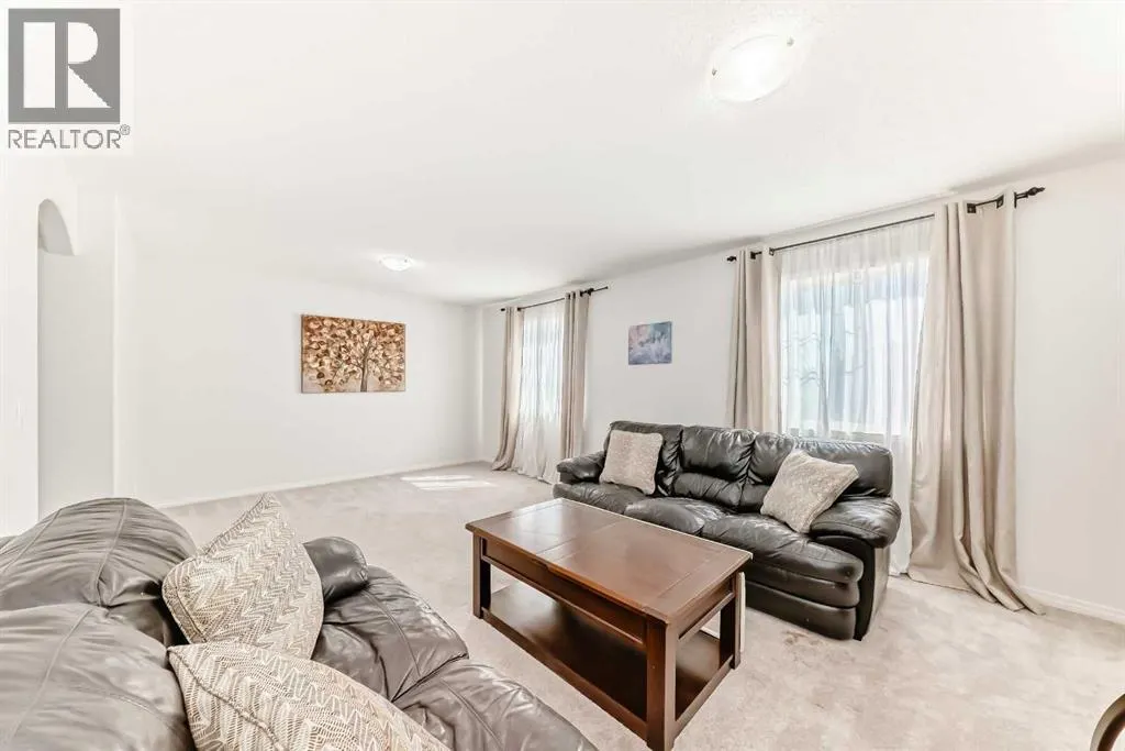 196 Everwoods Green SW