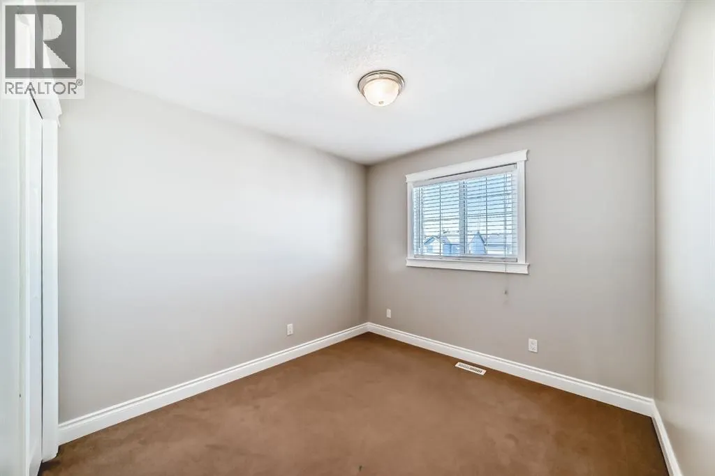 33 Covepark Road NE