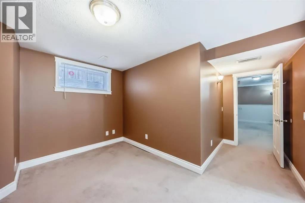 33 Covepark Road NE