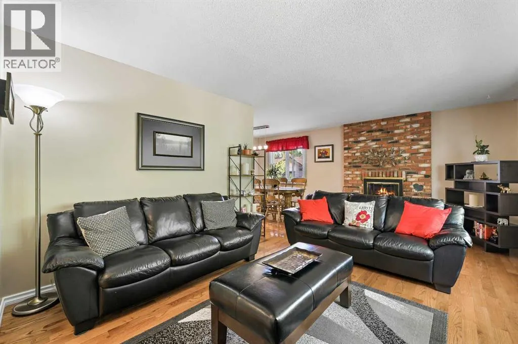 1860 Lysander Crescent SE