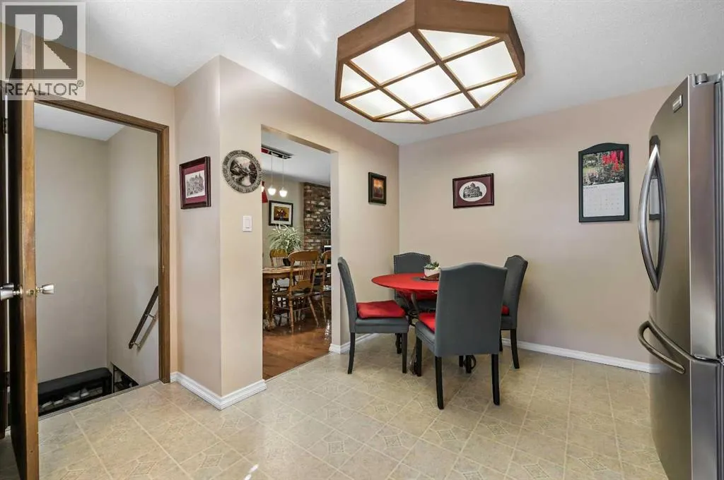 1860 Lysander Crescent SE