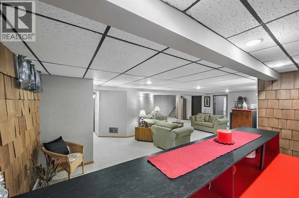 1860 Lysander Crescent SE